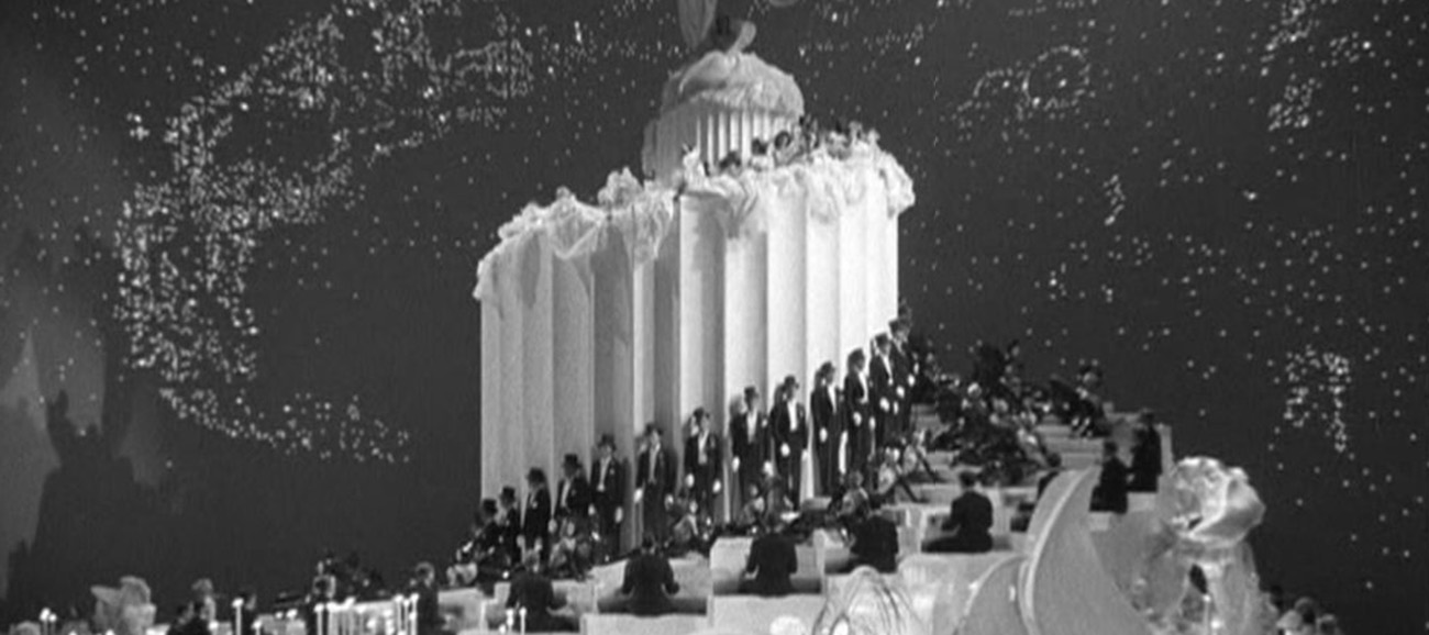 1927–1943 – Entre crise et mutation