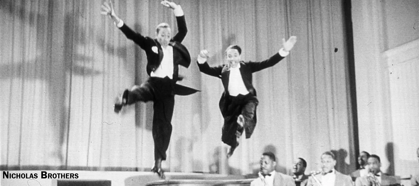 1927–1943 – Entre crise et mutation