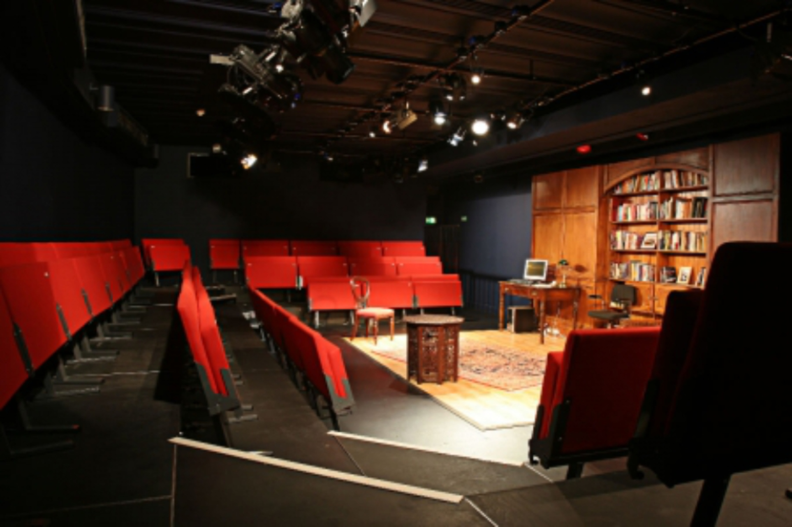 🎭 "Clarkston" (Trafalgar Theatre) foster wilson architects trafalgar studios 001