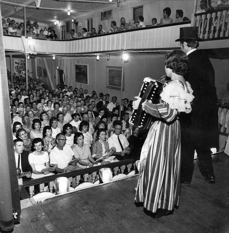 La salle d'un «Show Boat» La salle d'un «Show Boat»