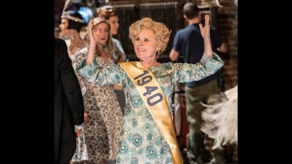FOLLIES-Imelda-Staunton-National-Theatre-2017-Photo-Johan-Persson-scaled