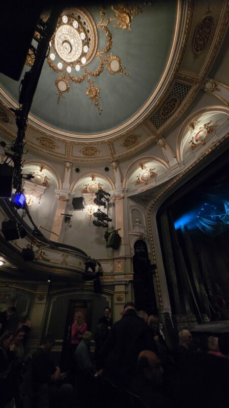 🎶 "Curious Case Of Benjamin Button" (Ambassadors Theatre) 20241230 132234