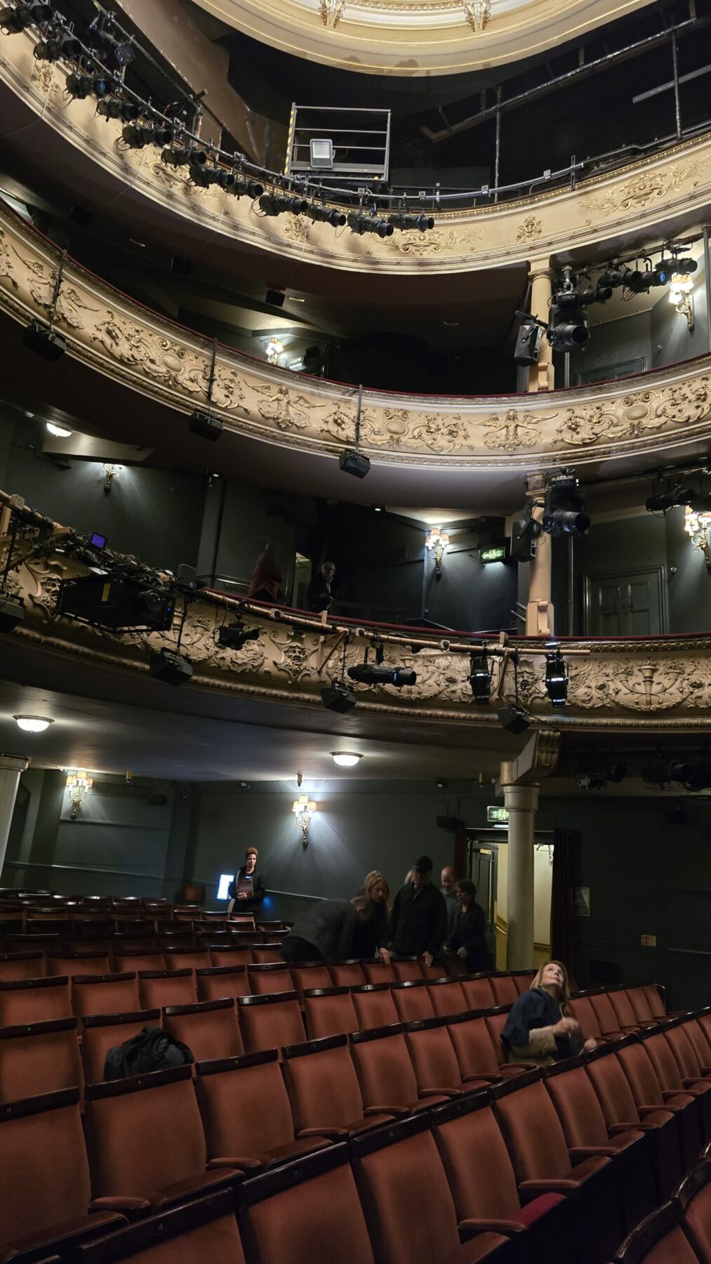 🎶 "Stereophonic" (Duke of York's Theatre) 20251015 183716