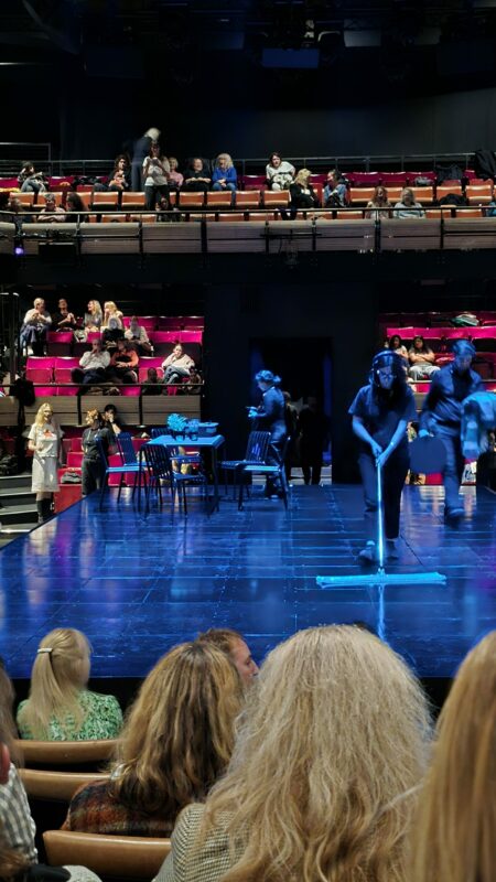 🎭 "The Lady from the Sea" (Bridge Theatre) 20251017 204734