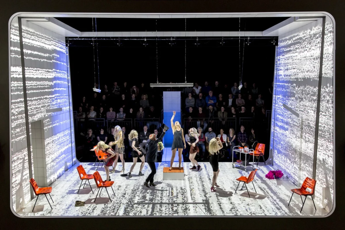 🎭 "Every Brillant Thing" (@SohoPlace) People, Places and Things