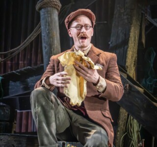 🎶 "Curious Case Of Benjamin Button" (Ambassadors Theatre) 6777cdc39d3a04a4f26j