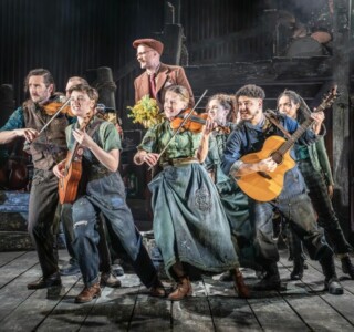 🎶 "Curious Case Of Benjamin Button" (Ambassadors Theatre) 6777cdd61ba6a69d364j