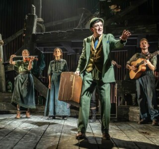 🎶 "Curious Case Of Benjamin Button" (Ambassadors Theatre) 6777cdd6a7feb6296aej