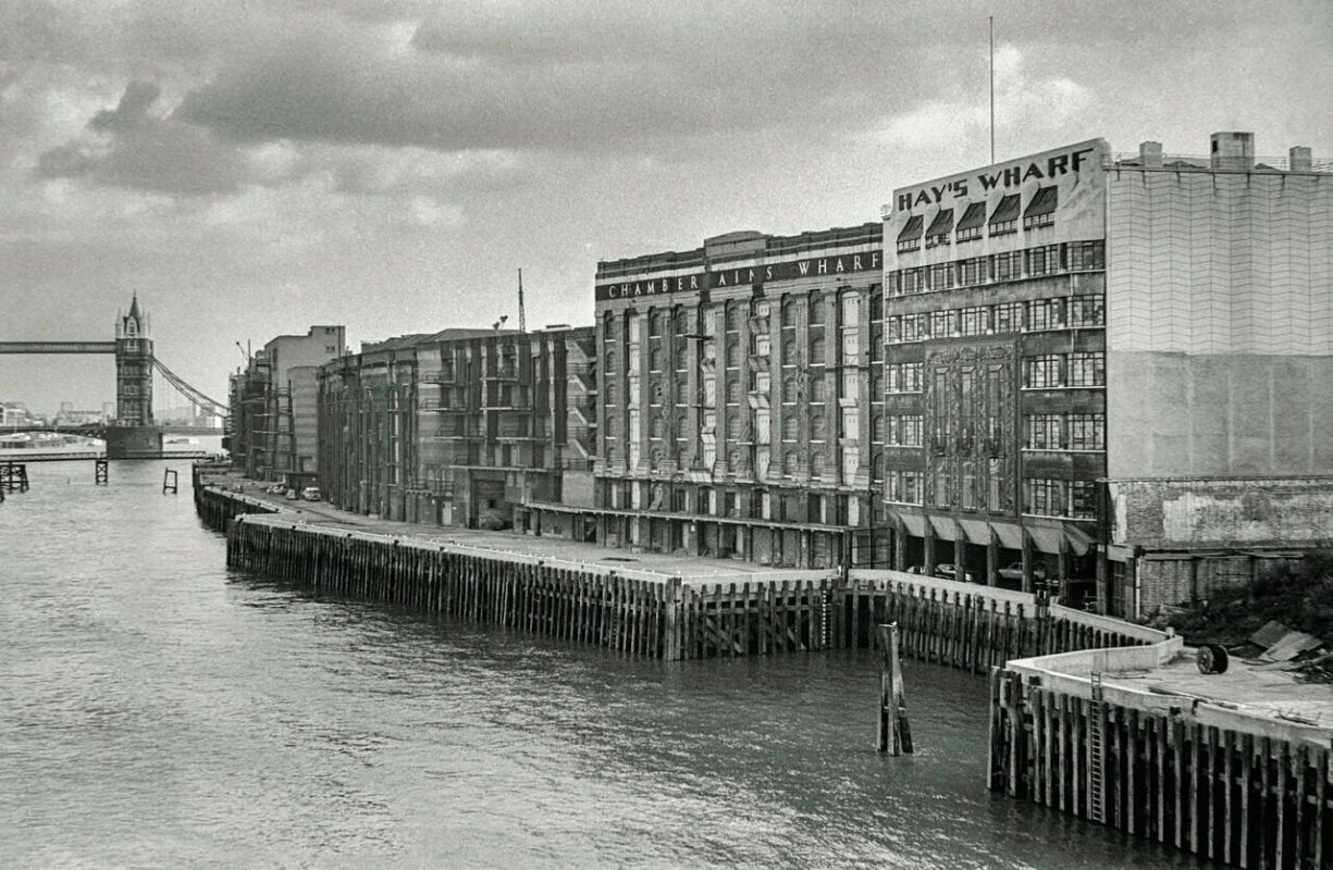 Traverser Londres 68f7908bd0e84b5adaej