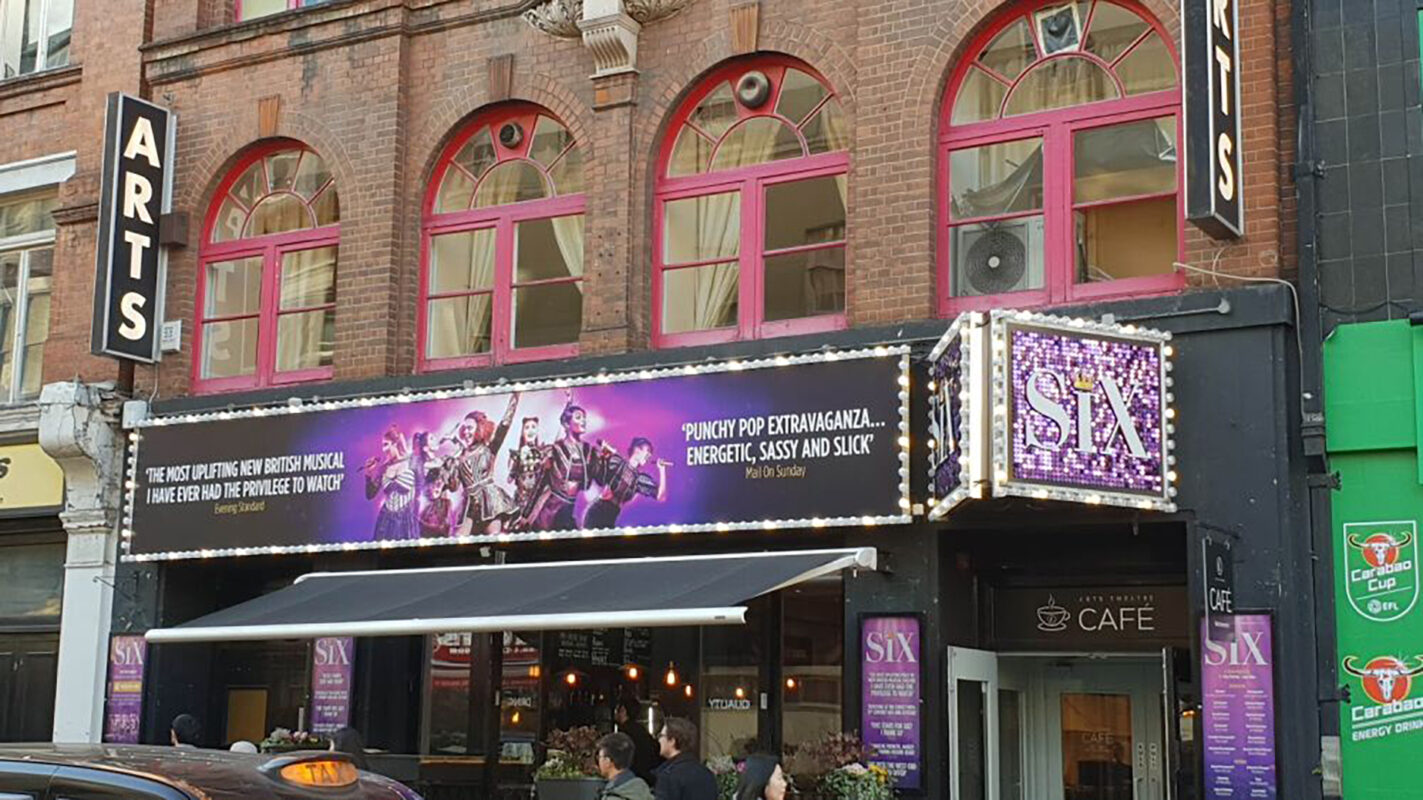 🎭 "Entertaining Mr Sloane" (Young Vic) 68ff7e99ef409918fd4j