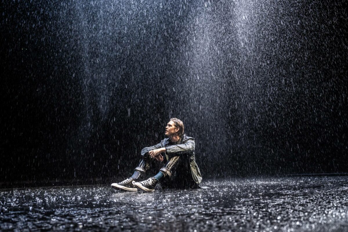 🎭 "The Lady from the Sea" (Bridge Theatre) lftsea2025jp 02321 joe alwyn scaled