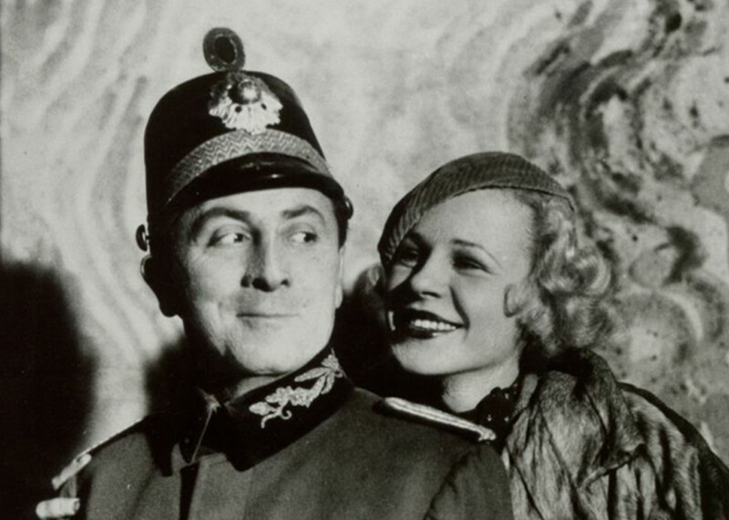 Jack Pearl (Commissaire Bauer) et Lyda Roberti (Gita)<br>«Pardon My English» - Broadway 1933 PardonMyEnglishImage3