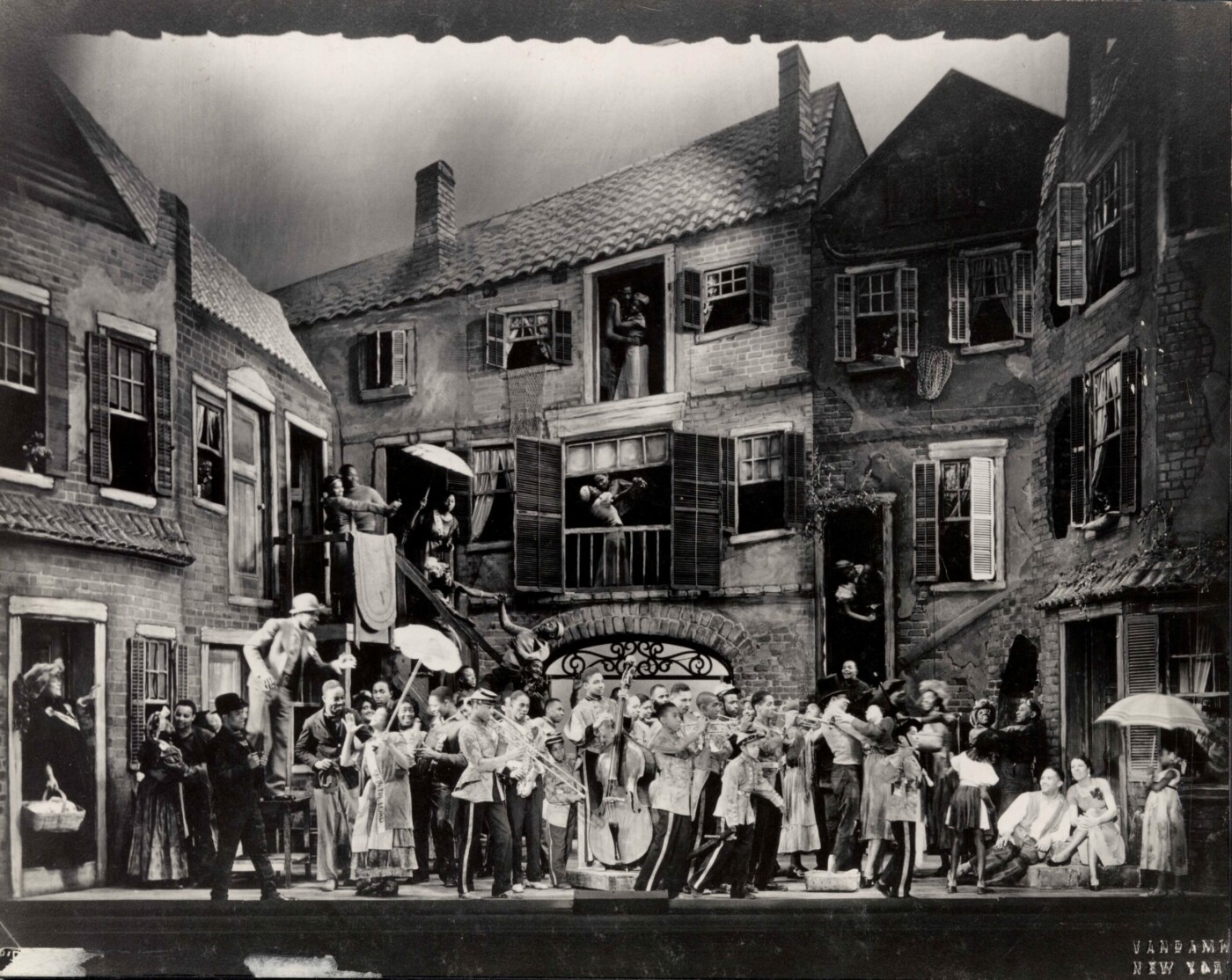 «Oh, I can't sit down»<br>«Porgy and Bess» - Alvin Theatre - Broadway (1935) «Oh, I can't sit down» «Porgy and Bess» - Alvin Theatre - Broadway (1935)