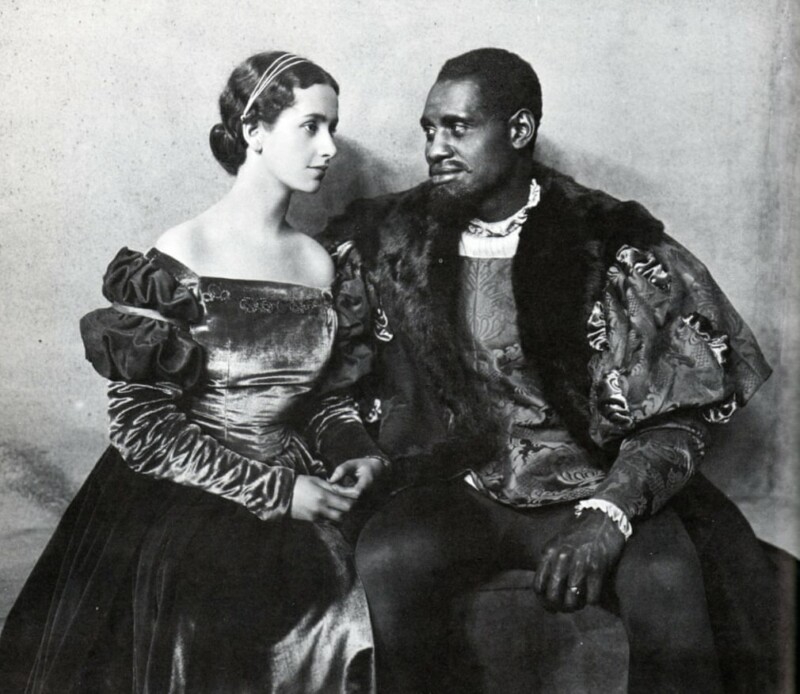 Peggy Ashcroft (Desdemona) et Paul Robeson (Othello) - Savoy Theatre - Londres, 1930. Peggy Ashcroft (Desdemona) et Paul Robeson (Othello) - Savoy Theatre - Londres, 1930.