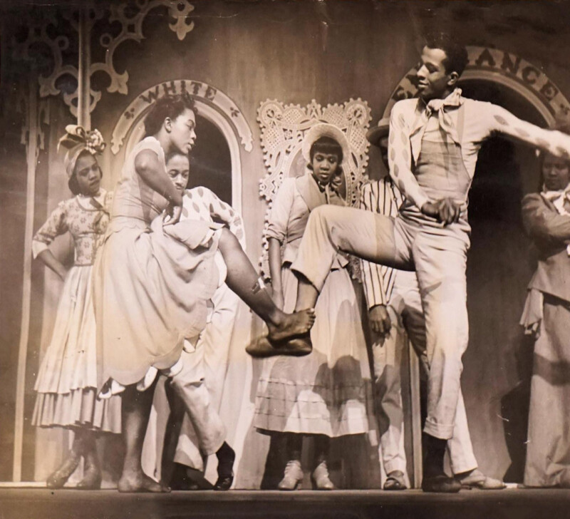 Pearl Primus et Laverne French dans leurs rôles de Sal et Sam Show Boat 1946