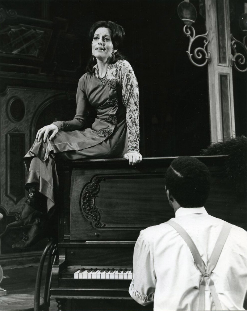 Constance Towers (Julie LaVerne) Constance Towers (Julie LaVerne)