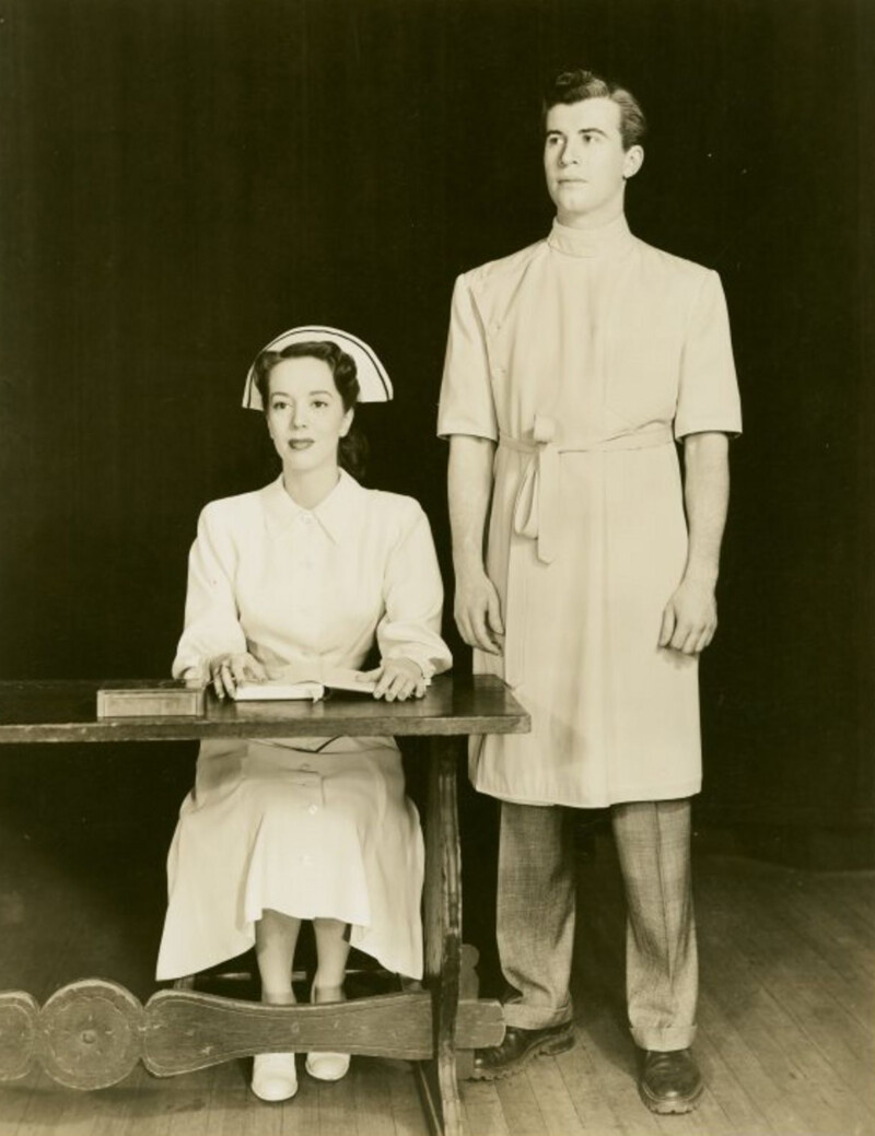Lisa Kirk (Emily West) et John Battles (Joseph Taylor, Jr.)
dans Allegro Lisa Kirk (Emily West) et John Battles (Joseph Taylor, Jr.) dans Allegro