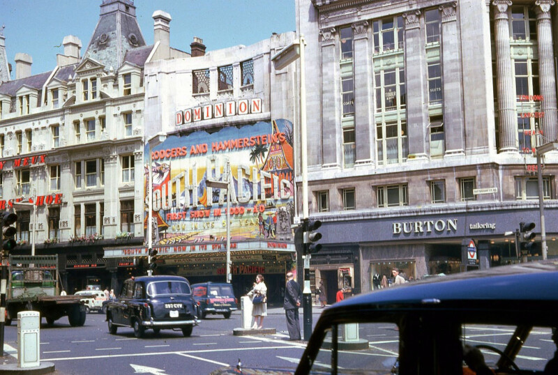 "South Pacific" (Film) au Dominion Theatre pendant 4 ans et demi "South Pacific" (Film) au Dominion Theatre